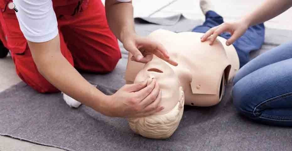 Istruzioni di primo soccorso per 10 emergenze mediche